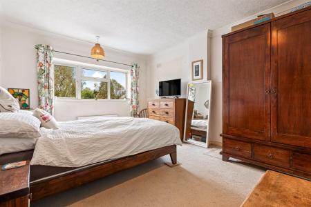 3 bedroom Detached house for sale in Carlton Drive, Wigston