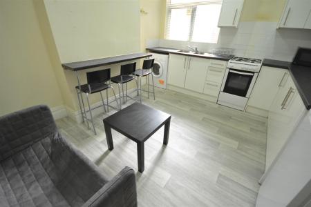 3 bedroom Terraced House for sale in East Park Road, Leicester