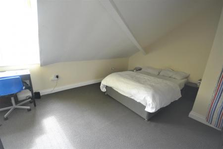 3 bedroom Terraced House for sale in East Park Road, Leicester