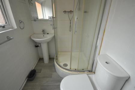 3 bedroom Terraced House for sale in East Park Road, Leicester