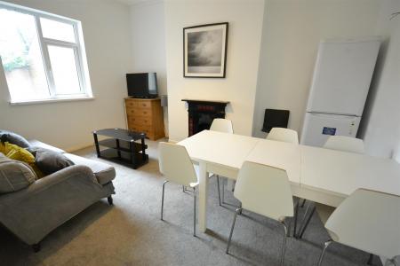 6 bedroom Villa for sale in Severn Street, Leicester