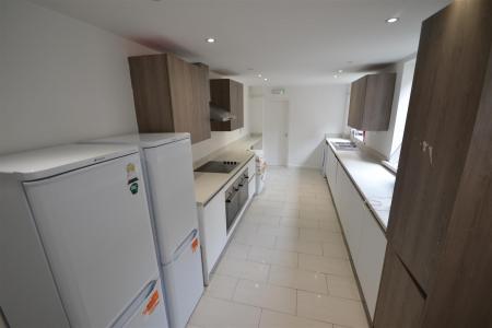6 bedroom Villa for sale in Severn Street, Leicester