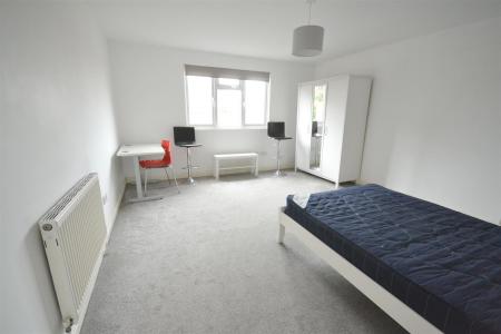 6 bedroom Villa for sale in Severn Street, Leicester