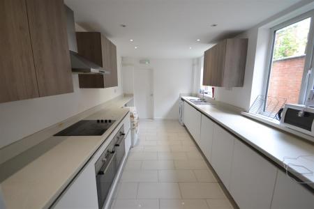 6 bedroom Villa for sale in Severn Street, Leicester