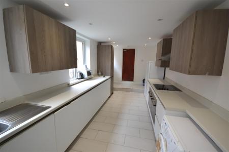 6 bedroom Villa for sale in Severn Street, Leicester