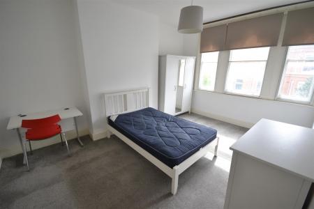 6 bedroom Villa for sale in Severn Street, Leicester