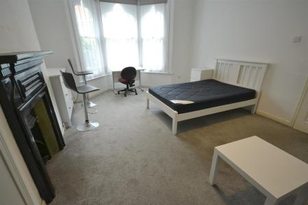 6 bedroom Villa for sale in Severn Street, Leicester
