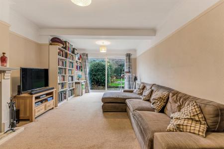 4 bedroom Semi-detached house for sale in Uplands Road, Oadby, Leicester