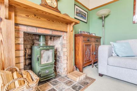 4 bedroom Semi-detached house for sale in Uplands Road, Oadby, Leicester