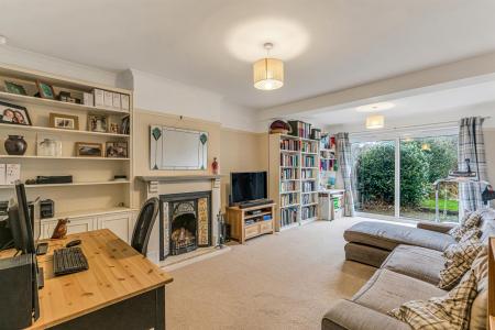 4 bedroom Semi-detached house for sale in Uplands Road, Oadby, Leicester