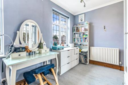 4 bedroom Semi-detached house for sale in Uplands Road, Oadby, Leicester