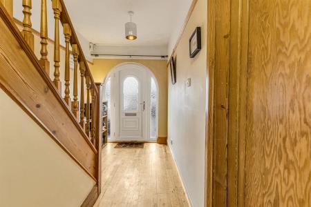 4 bedroom Semi-detached house for sale in Uplands Road, Oadby, Leicester