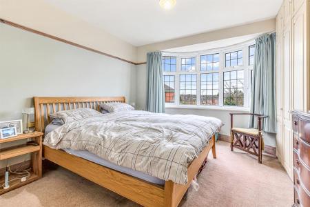 4 bedroom Semi-detached house for sale in Uplands Road, Oadby, Leicester