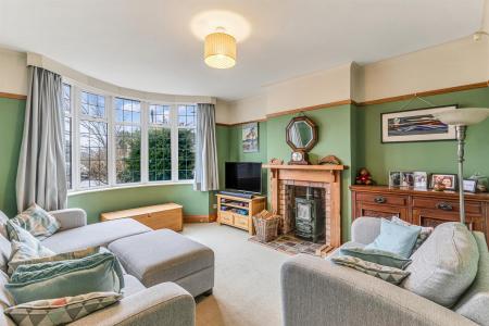 4 bedroom Semi-detached house for sale in Uplands Road, Oadby, Leicester