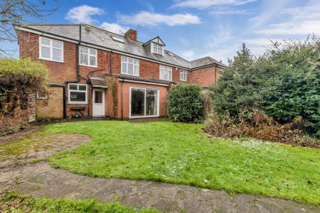 4 bedroom Semi-detached house for sale in Uplands Road, Oadby, Leicester