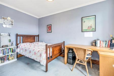 4 bedroom Semi-detached house for sale in Uplands Road, Oadby, Leicester