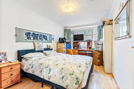 5 bedroom Semi-detached house for sale in Carisbrooke Road, South Knighton, Leicester