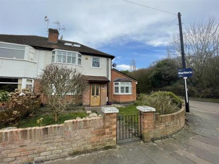 5 bedroom Semi-detached house for sale in Carisbrooke Road, South Knighton, Leicester