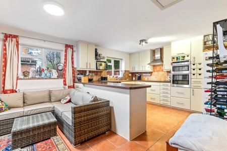 5 bedroom Semi-detached house for sale in Carisbrooke Road, South Knighton, Leicester