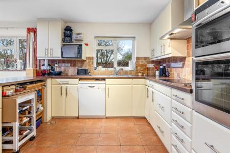 5 bedroom Semi-detached house for sale in Carisbrooke Road, South Knighton, Leicester