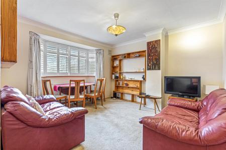 5 bedroom Semi-detached house for sale in Carisbrooke Road, South Knighton, Leicester