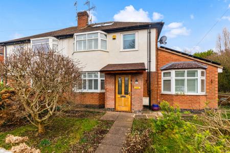 5 bedroom Semi-detached house for sale in Carisbrooke Road, South Knighton, Leicester