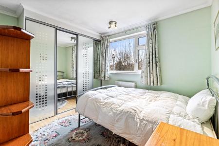 5 bedroom Semi-detached house for sale in Carisbrooke Road, South Knighton, Leicester