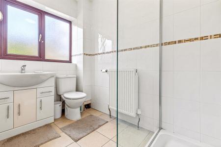 3 bedroom Bungalow for sale in Saffron Lane, Leicester