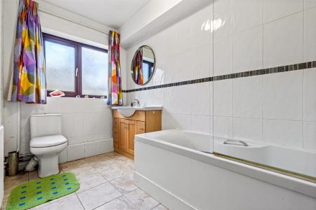 3 bedroom Bungalow for sale in Saffron Lane, Leicester