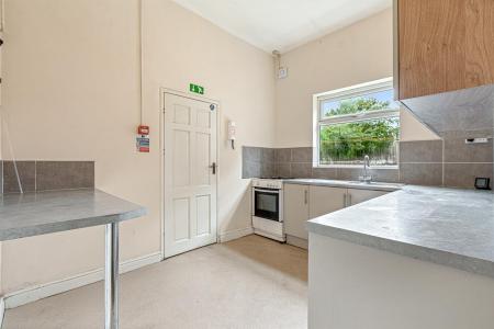 6 bedroom Villa for sale in Queens Road, Clarendon Park