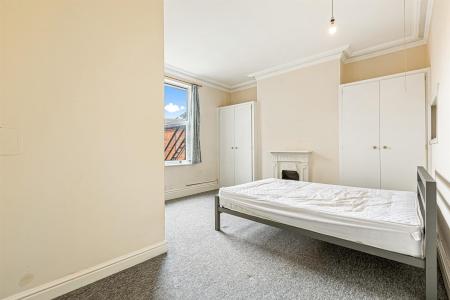 6 bedroom Villa for sale in Queens Road, Clarendon Park