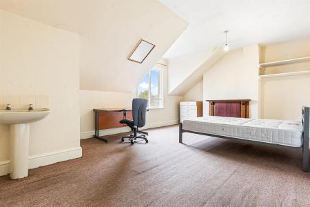 6 bedroom Villa for sale in Queens Road, Clarendon Park