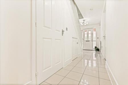 5 bedroom End of terrace house for sale in Elm Tree Court, Leicester