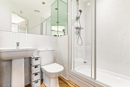 5 bedroom End of terrace house for sale in Elm Tree Court, Leicester