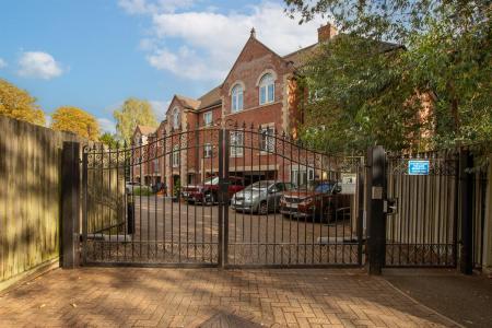 Elm Tree Court, Leicester