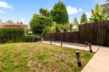 5 bedroom End of terrace house for sale in Elm Tree Court, Leicester