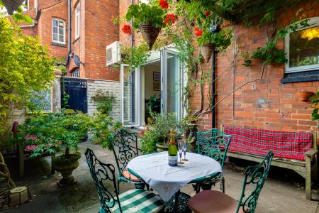 4 bedroom Detached house for sale in St. James Road, Leicester