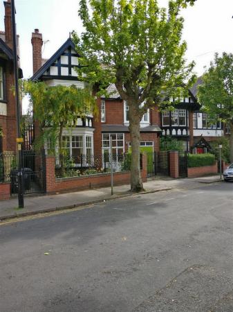 4 bedroom Detached house for sale in St. James Road, Leicester