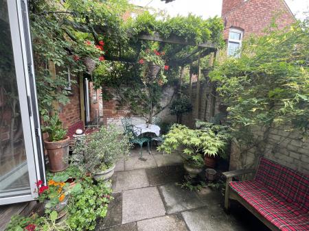 4 bedroom Detached house for sale in St. James Road, Leicester