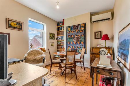 4 bedroom Detached house for sale in St. James Road, Leicester