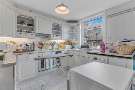 4 bedroom Detached house for sale in St. James Road, Leicester