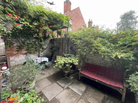 4 bedroom Detached house for sale in St. James Road, Leicester