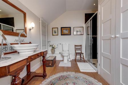 4 bedroom Detached house for sale in St. James Road, Leicester