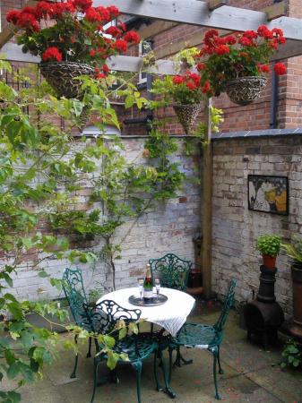 4 bedroom Detached house for sale in St. James Road, Leicester