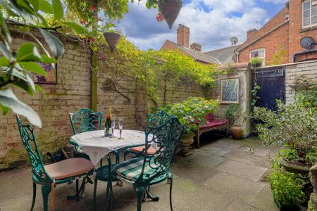 4 bedroom Detached house for sale in St. James Road, Leicester