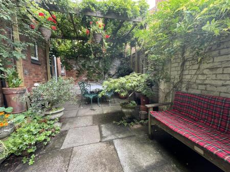 4 bedroom Detached house for sale in St. James Road, Leicester