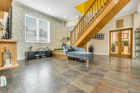 5 bedroom Detached house for sale in Park Hill Drive, Aylestone, Leicester