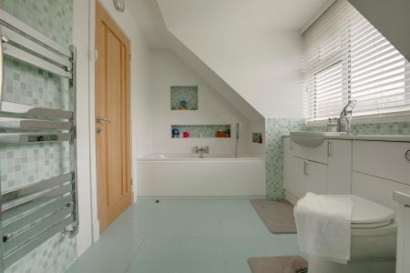 5 bedroom Detached house for sale in Park Hill Drive, Aylestone, Leicester