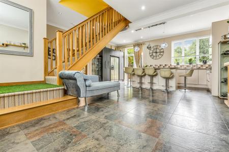 5 bedroom Detached house for sale in Park Hill Drive, Aylestone, Leicester