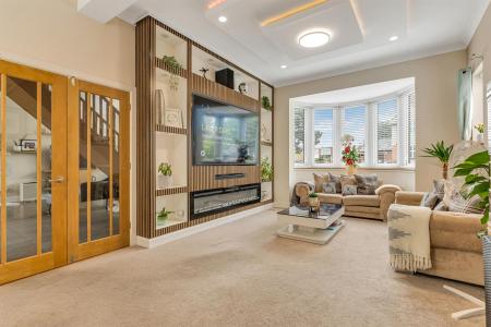 5 bedroom Detached house for sale in Park Hill Drive, Aylestone, Leicester